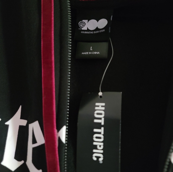 Hot Topic - Interview with the Vampire - Black and Red Graphic Hoodie L - Picture 2 of 7